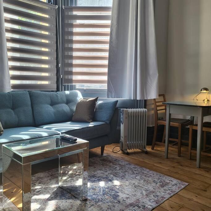 21 Mini Loft Apartment - Great Location - Comfy King Size Bed Brighton Exterior photo