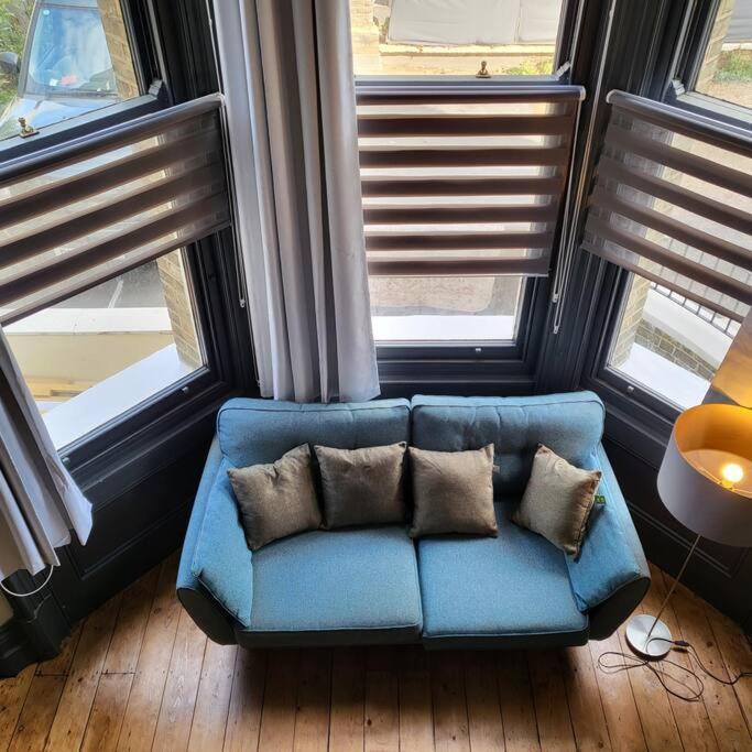 21 Mini Loft Apartment - Great Location - Comfy King Size Bed Brighton Exterior photo