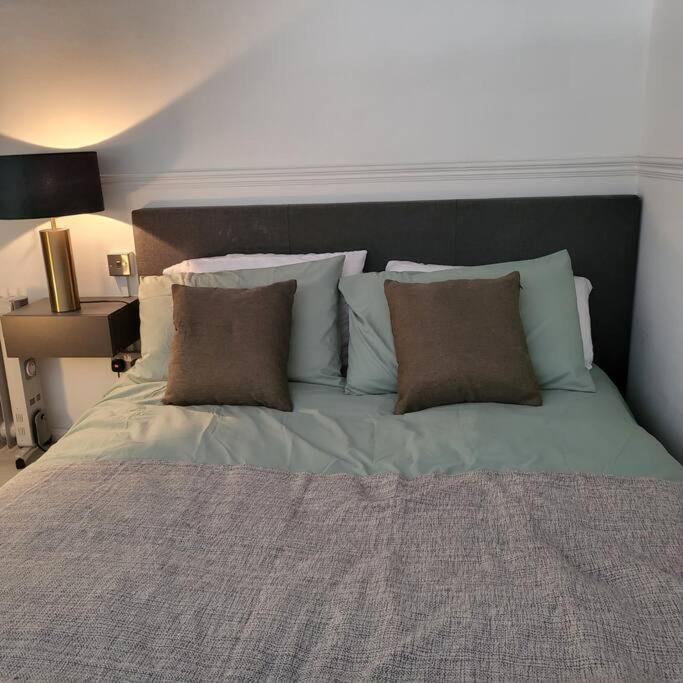 21 Mini Loft Apartment - Great Location - Comfy King Size Bed Brighton Exterior photo